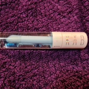Kab hydrating lip oil